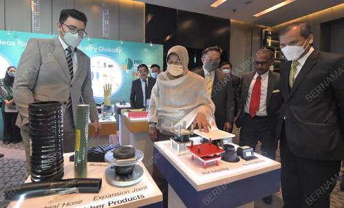 DATUK ZURAIDA KAMRUDDIN