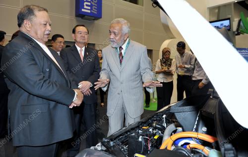 TUANKU SYED SIRAJUDDIN SYED PUTRA JAMALULLAIL