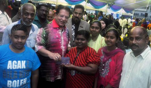 KL06_07112014_MAJLIS_SUMBANGAN_DEPAVALI