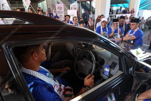 DATUK DR MOHD NA'IM MOKHTAR