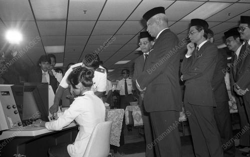 KL06_08012015_AGONG_IMIGRESEN