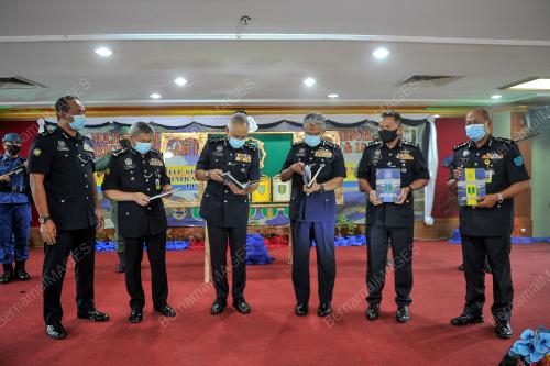 DATUK SERI ACRYL SANI ABDULLAH SANI