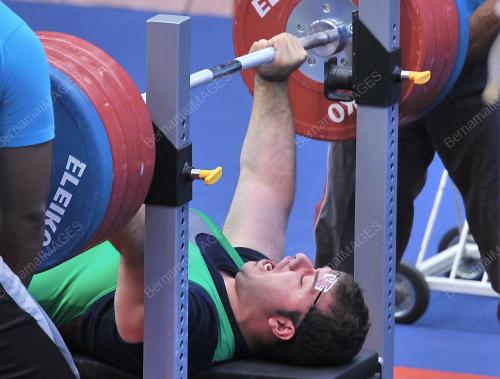 KL06_08022012_POWERLIFTING