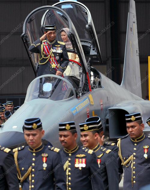 TAN SRI NIK ISMAIL NIK MOHAMED