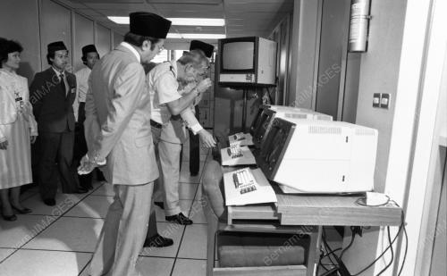 KL06_08102015_AGONG