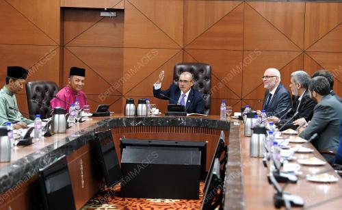 KL06_08122017_KUNJUNGAN