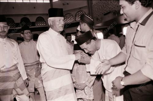 SULTAN AZLAN MUHIBBUDDIN SHAH
