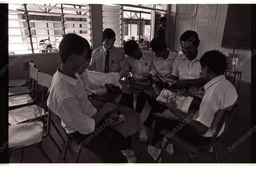 KL06_090490_ZALEHAISMAILSAMPAIBANTUAN