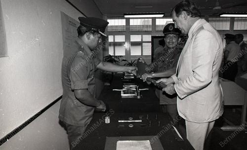 MENTERI PERTAHANAN