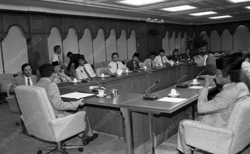KL06_10032015_KUNJUNGAN