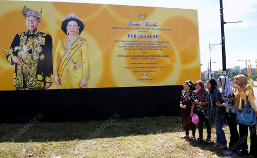 KL06_10042012_WANITA