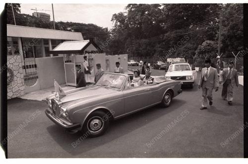 PERARAKAN KERETA DI RAJA