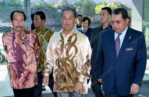 TAN SRI MUHYIDDIN MOHD YASSIN