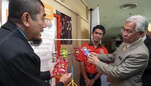 KL06_10112014_LAWATAN
