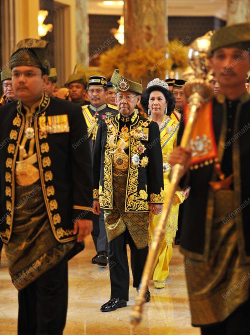 KL06_11042012_AGONG