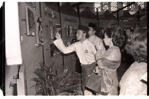 RAJA PERMAISURI AGONG MELAWAT MUZIUM NEGARA