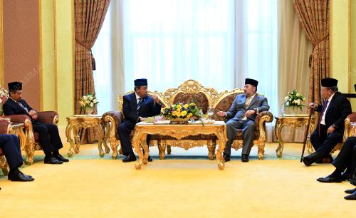 KL06_11102017_RAJA_BN201709195995
