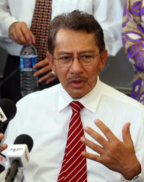 AZMI KHALID