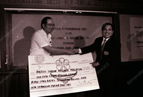 PENYAMPAIAN CEK