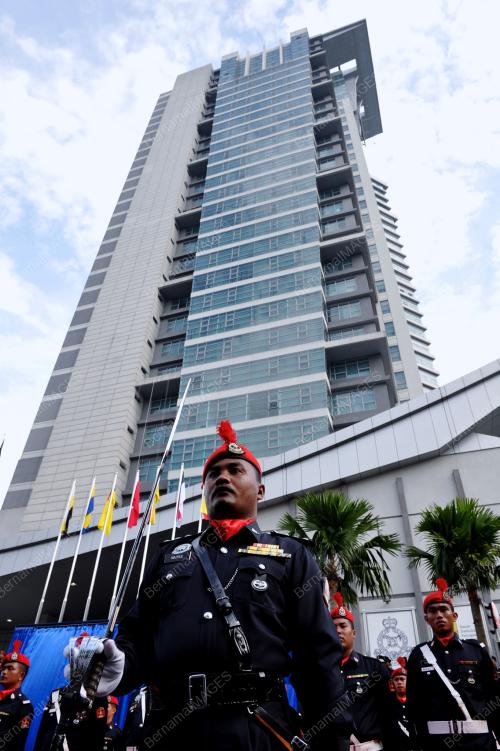 KL06_12042012_POLIS