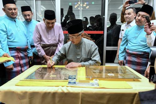 KL06_12042019_AGONG_BN201904116388