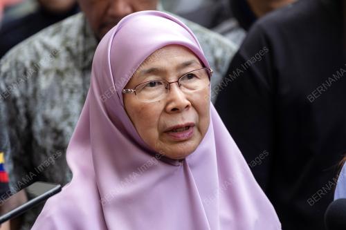 DATUK SERI DR WAN AZIZAH WAN ISMAIL