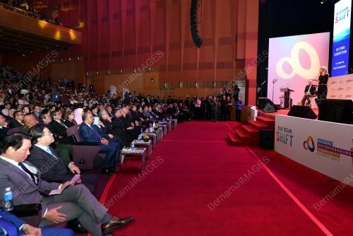 KL06_12122017_NAJIB_BN201712023142