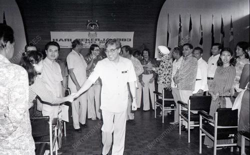 KL06_13012015_HARI_PEKERJA