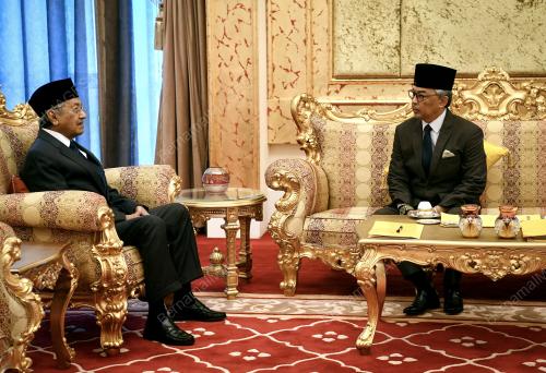 KL06_13022019_AGONG_BN201902120357
