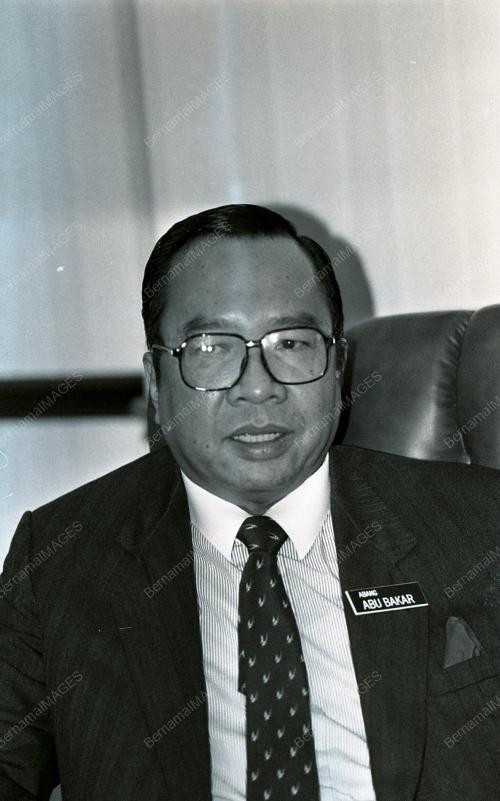 KL06_130390_MINDEF