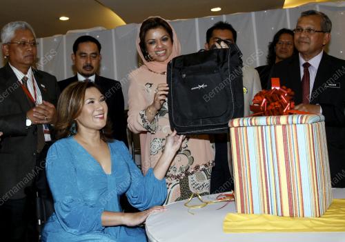 DATUK SERI SHAHRIZAT ABDUL JALIL