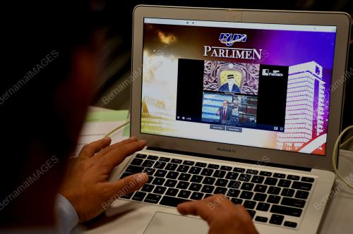 PERSIDANGAN MESYUARAT KEDUA PENGGAL KETIGA MAJLIS PARLIMEN KEEMP