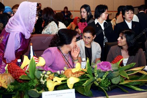 DATIN SERI ROSMAH MANSOR