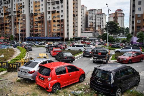 LAMBAKAN KERETA DI PPR