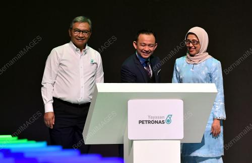 DR MASZLEE MALIK