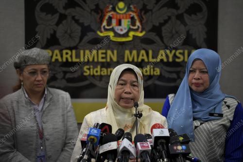 ZURAIDA KAMARUDDIN