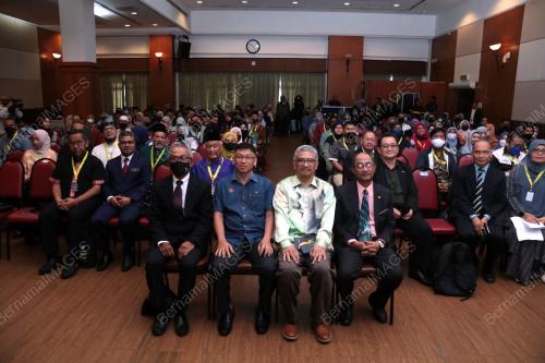 DR TAN AWANG BESAR