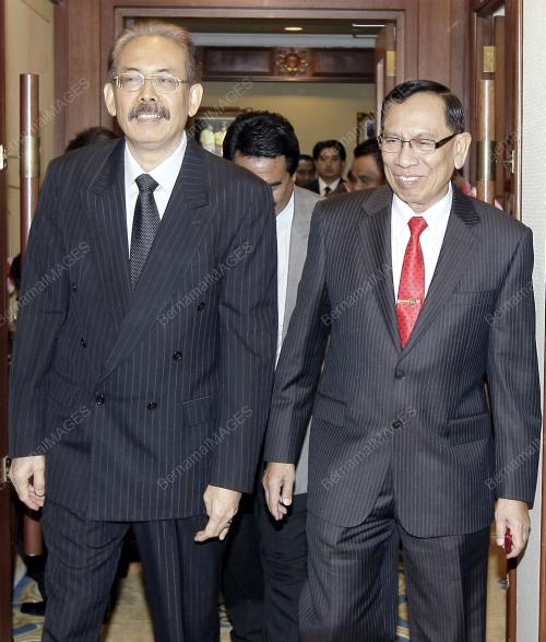 TAN SRI ABU ZAHAR UJANG