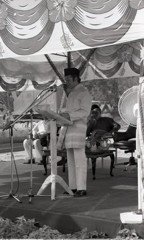 MAHATHIR MOHAMAD