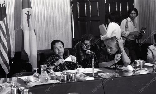 DATUK SERI DR. MAHATHIR MOHAMAD