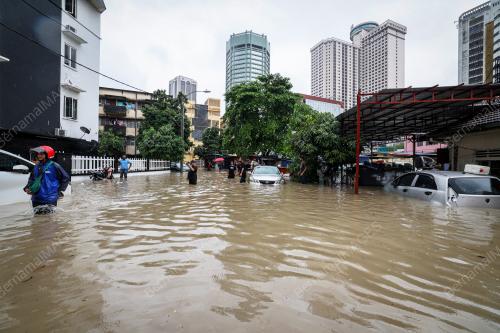 BANJIR KILAT SEKITAR KUALA LUMPUR