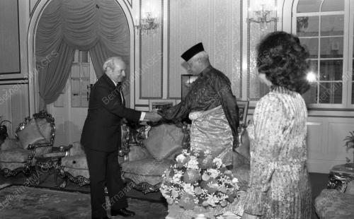 KL06_16012015_AGONG_PESYURUHJAYA_TINGGI