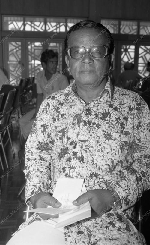 KL06_16012015_PENYAMPAIAN_HADIAH