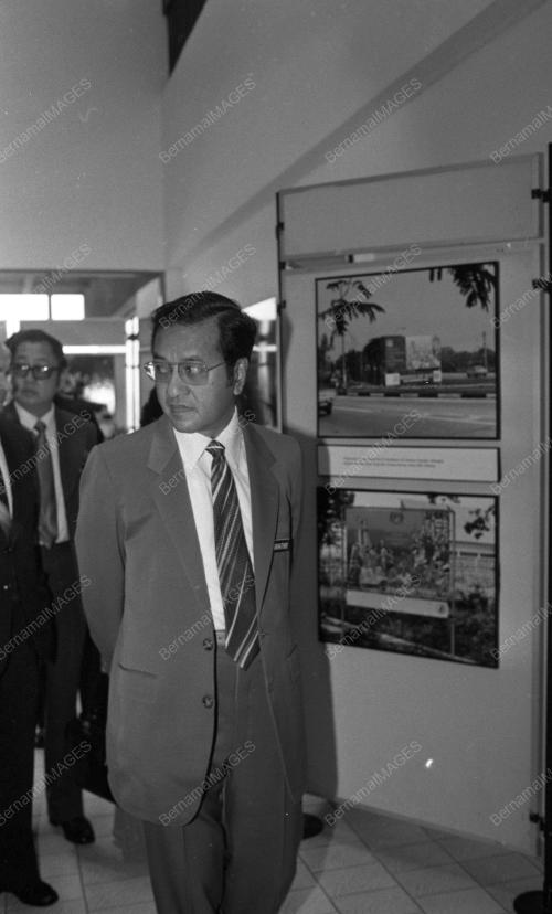 KL06_16012015_RASMI_KOMUNIKASI