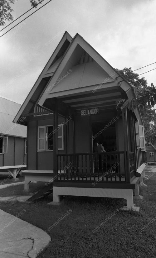 KL06_16012015_RUMAH_KARYANEKA