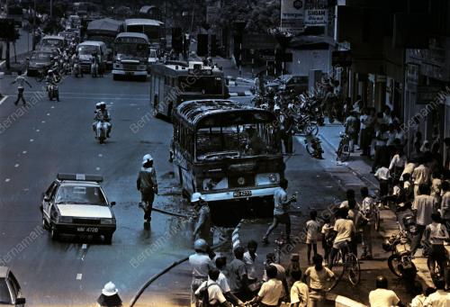 BAS PENUMPANG TERBAKAR