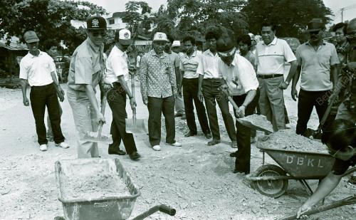KL06_160690_GOTONG_ROYONG
