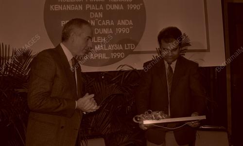 KL06_170490_CALTEX1990_PIALADUNIA