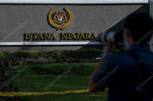 KL06_17082021_PINTU_ISTANA