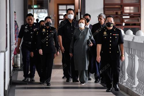 TAN SRI DR ZETI AKHTAR AZIZ